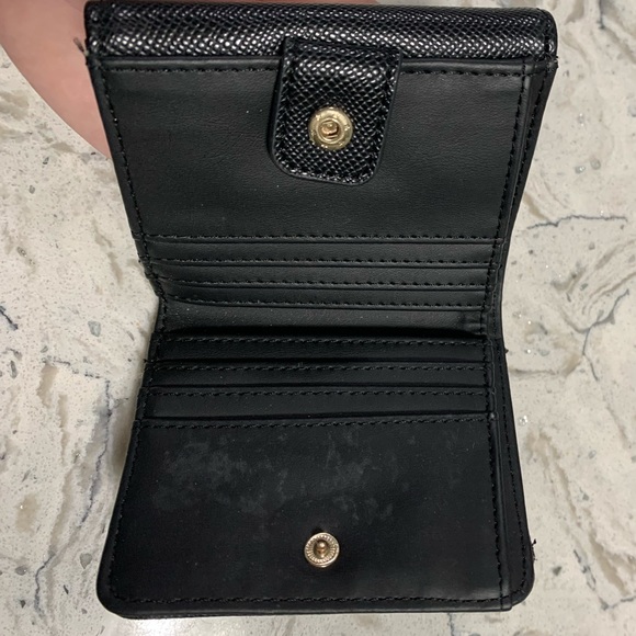 Black Guess Compact Wallet - Picture 3 of 4